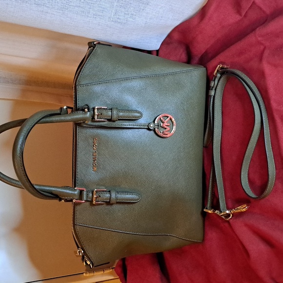🥰Michael Kors Ciara Olive Green Leather Satchel or Crossbody GUC - Picture 2 of 12